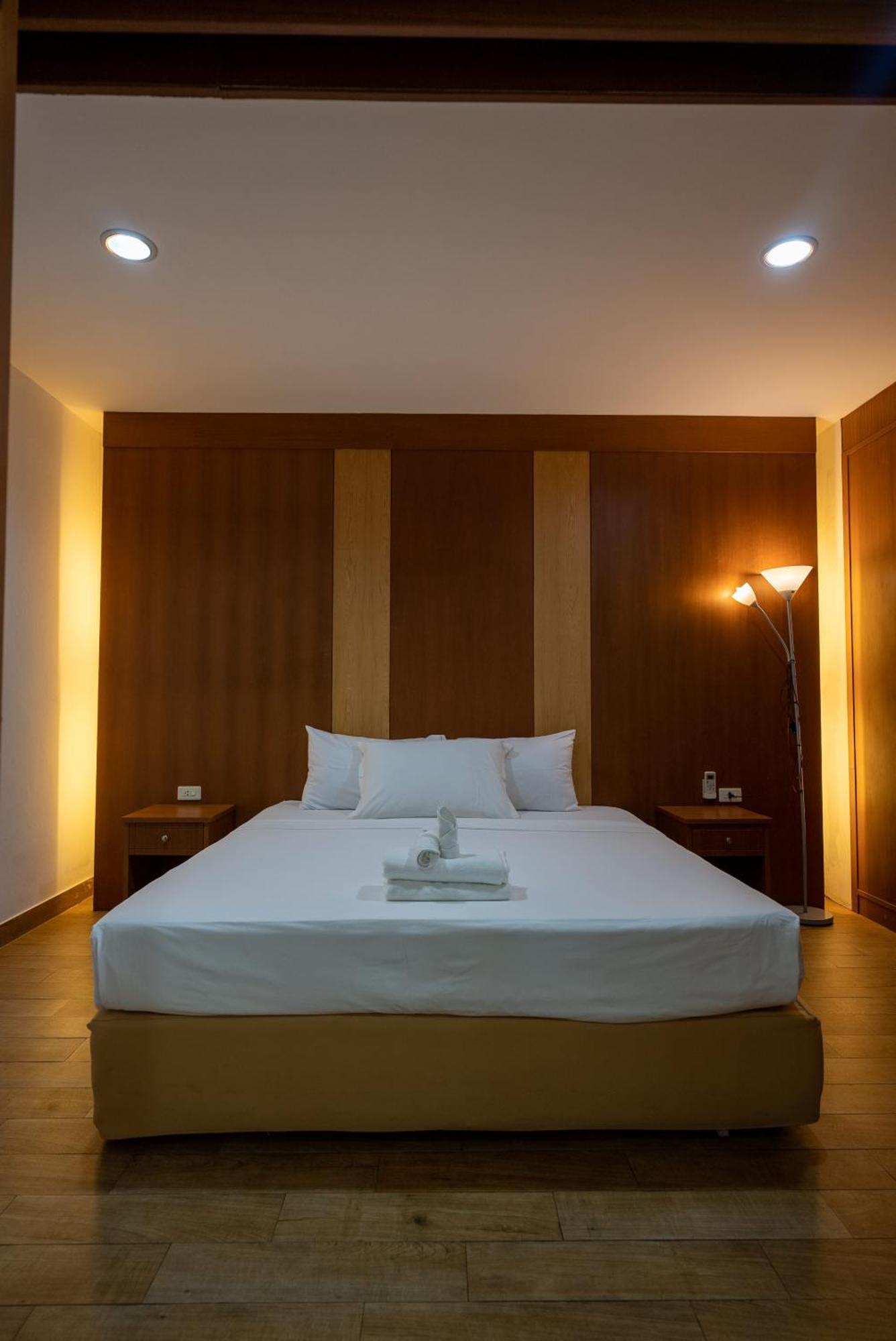 Hotel Vtsix At View Talay 6 Pattaya Exterior foto
